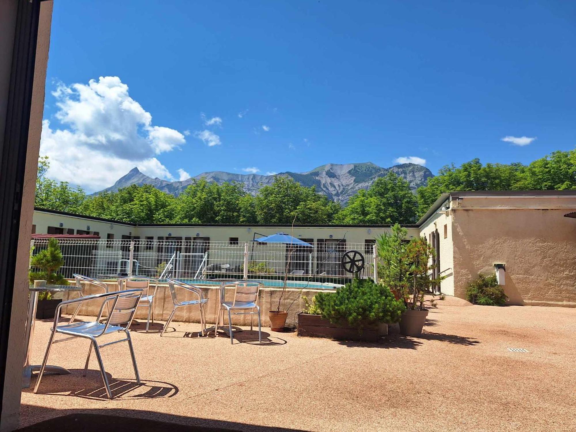 Hotel Le Connetable Saint-Bonnet-en-Champsaur Ngoại thất bức ảnh
